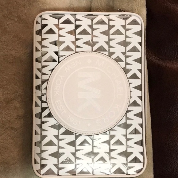 Michael kors monogram mini crossbody bag - Picture 1 of 9